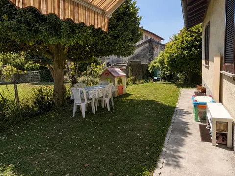 Bifamiliare con giardino e terrazzo